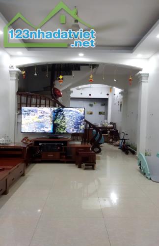 HÓT CẦN BÁN GẤP NHÀ GẦN CẦU HỮU HOÀ KDT ĐẠI THANH 40M x 4T, MT3,4, 3,3 TỶ, CỰC ĐẸP, KD CHO - 2