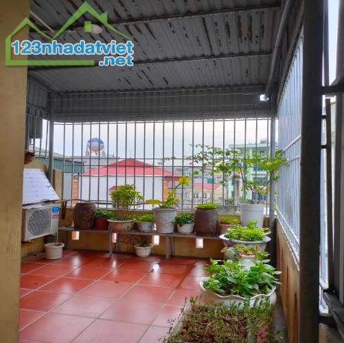 HÓT CẦN BÁN GẤP NHÀ GẦN CẦU HỮU HOÀ KDT ĐẠI THANH 40M x 4T, MT3,4, 3,3 TỶ, CỰC ĐẸP, KD CHO