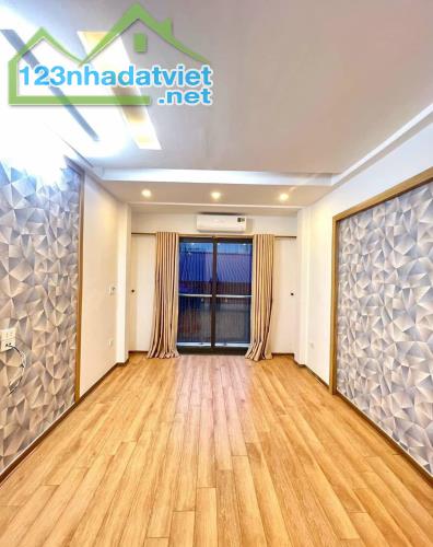 NHÀ ĐẸP NGUYỄN CHÍNH, SỔ VUÔNG, TIỆN ÍCH BẠT NGÀN - 30M2, 5 TẦNG, 3.5 TỶ - 2