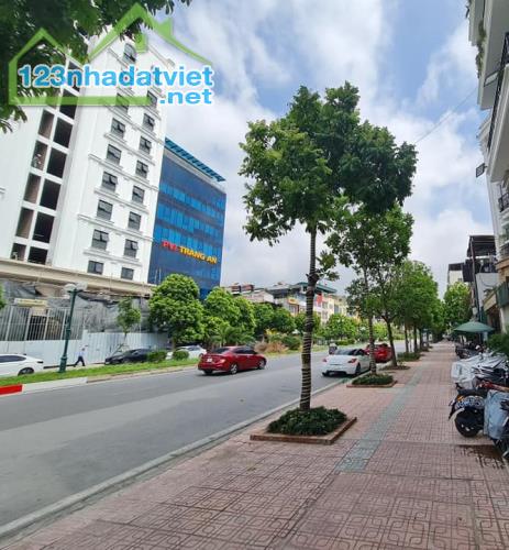 Nhà mặt phố Phú Hựu, Phân Lô, Vỉa Hè, Đối diện Tâm Anh, Kinh Doanh Ngày Đêm. - 2