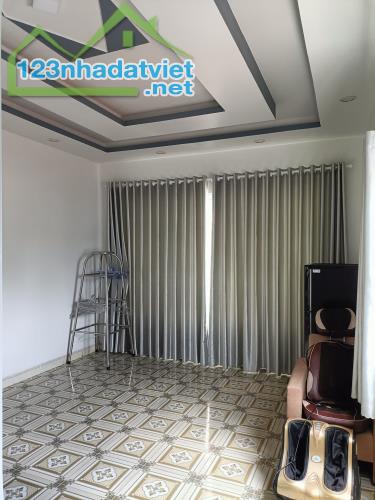 NHÀ ĐẸP 76M2 XE HƠI NGỦ TRONG NHÀ – GẦN CHỢ BÌNH THÀNH SẦM UẤT – 4 PN, 2 WC