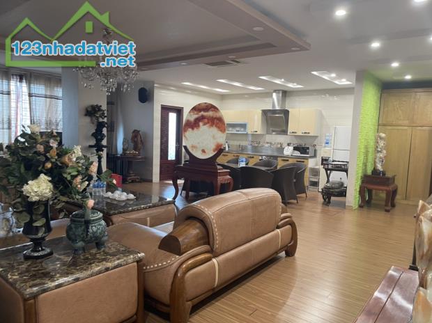 💥 Bán Tòa văn phòng Đường Láng, Đống Đa 712m2 10T, MT 25m, Chỉ 350 Tỷ 💥 - 1