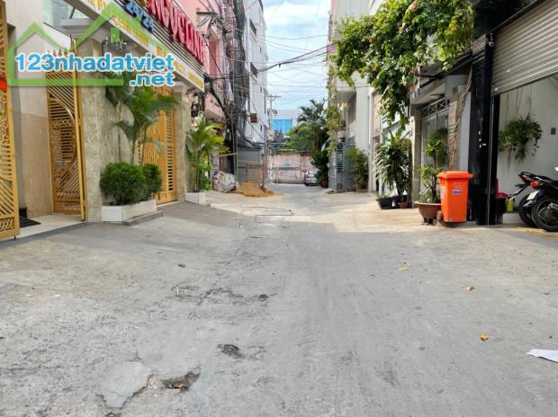 Bán tòa nhà CHDV Phan Văn Trị, P.11, Bình Thạnh: 8 x 16,8m, giá: 18,8 tỷ