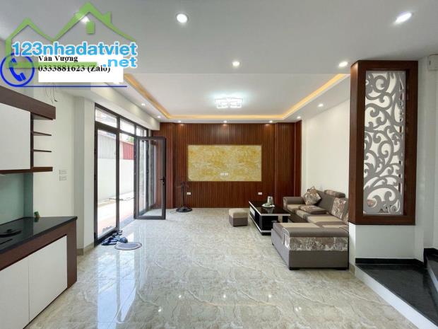 Bán nhà Kim Chung 36M xây 5 Tâng, 3P Ngủ, 40m ô tô đỗ, kinh doanh giá 3.75 tỷ - 5