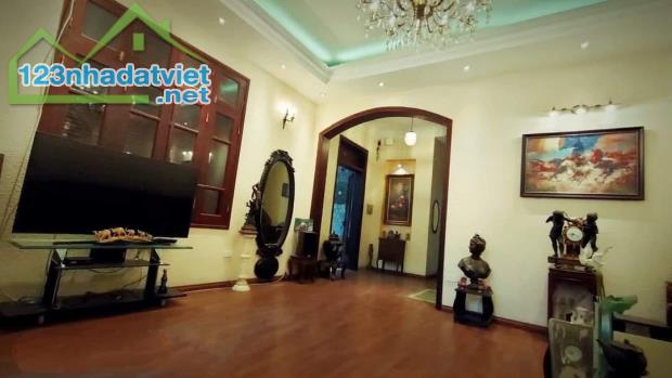 💥 Bán Biệt thự Sân vườn Lạc Long Quân, Gần Hồ, Ô tô, 120m2 4T, MT 7.5m, Chỉ 26.5 Tỷ 💥 - 1