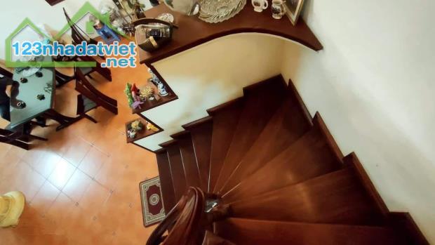 💥 Bán Biệt thự Sân vườn Lạc Long Quân, Gần Hồ, Ô tô, 120m2 4T, MT 7.5m, Chỉ 26.5 Tỷ 💥 - 3