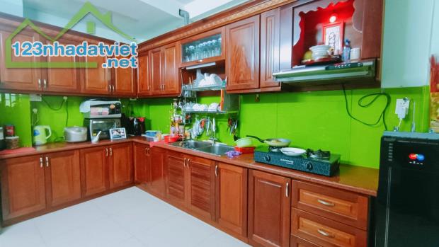 Ngợp ngân hàng, bán gấp nhà đẹp 5 tầng Nguyễn Hồng Đào thông tứ tung, chỉ 6.2 tỷ. TL - 1