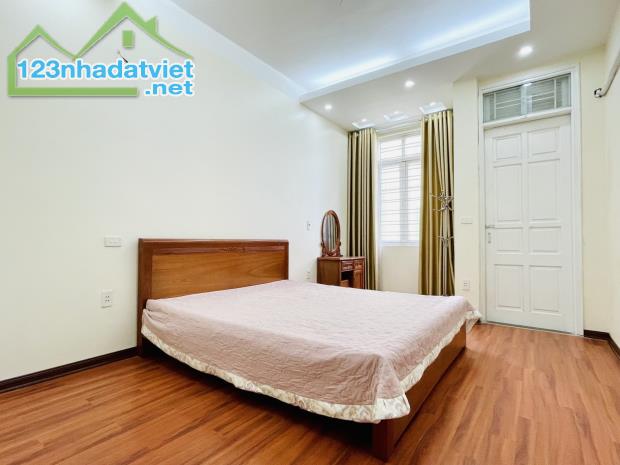 Bán nhà Phùng Khoang - Nam Từ Liêm - Phân Lô - Ô tô tránh - Kinh doanh 48m2, 5T, 8.5 tỷ.