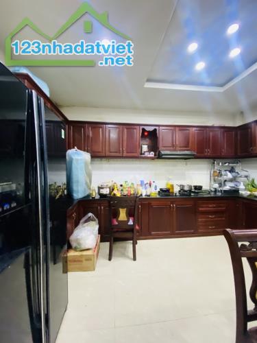 Bán nhà đẹp 4 tầng  4x 20m- mặt tiền kinh doanh-Bình Tân giáp Quận 6 - 3