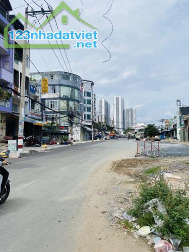 Bán nhà đẹp 4 tầng  4x 20m- mặt tiền kinh doanh-Bình Tân giáp Quận 6