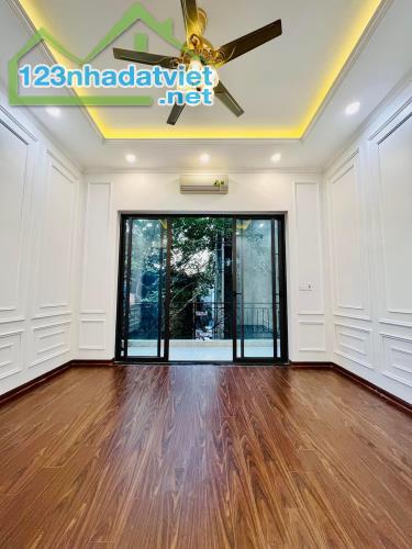 Bán nhà 39m² x 5 tầng, 5 phong, giá 3.9 tỷ Phương Canh phố Trịnh Văn Bô đi Mỹ Đình 2km - 2