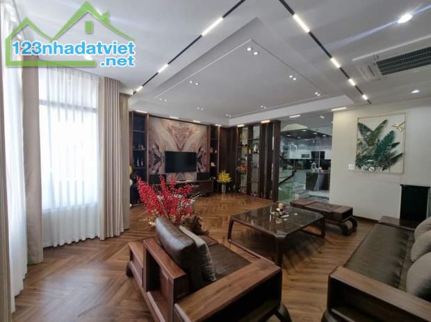 TOÀ BIỆT THỰ, VIEW HỒ HOÀNG CẦU, MẶT PHỐ Mai Anh Tuấn. MB 229M². Chào 72.9 tỷ. - 2