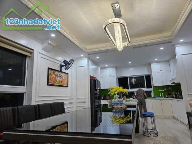 TOÀ BIỆT THỰ, THANG MÁY, KHU KĐMT Tây Nam Linh Đàm. MB 219m². Chào 40.8 tỷ. - 2