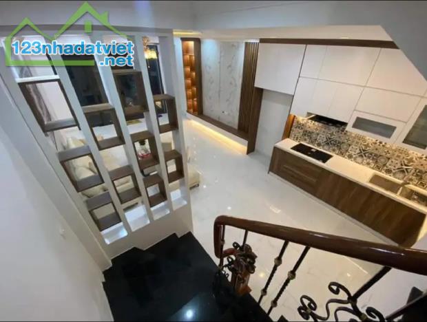 Bán nhà Siêu Đẹp ở Đại Mỗ, xây 5 Tầng, 4 phòng, có nội thất giá 4.7 tỷ - 3