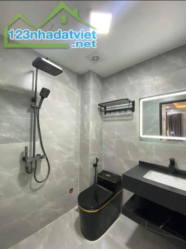 Bán nhà Siêu Đẹp ở Đại Mỗ, xây 5 Tầng, 4 phòng, có nội thất giá 4.7 tỷ