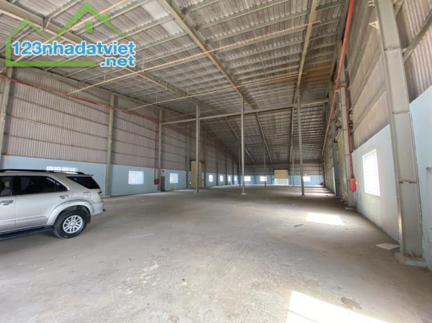 Cho thuê 2.500 m2 xưởng Tân Uyên PCCC Tự động gia 85 tr / tháng - 2