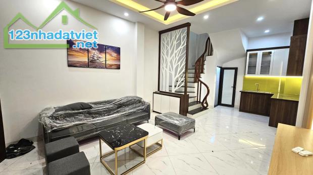 RẤT RẺ RẤT HIẾM! NHÀ 5 TẦNG MỚI COONG - LÔ GÓC - GẦN PHỐ - FULL NỘI THẤT - 2