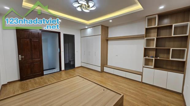 RẤT RẺ RẤT HIẾM! NHÀ 5 TẦNG MỚI COONG - LÔ GÓC - GẦN PHỐ - FULL NỘI THẤT