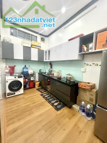 Bán gấp nhà Hòa Hưng, Quận 10, 42m2, 3 tầng, chỉ 4 tỷ 300 - 3