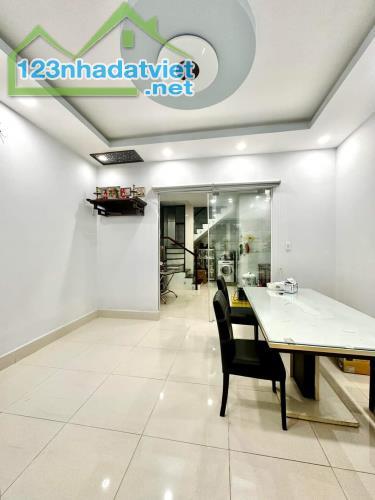 NHÀ QUẬN 3 HẺM XE HƠI CMT8, DT 65M2 NGANG 4.3M, 4PN CHỈ NHỈNH 10 TỶ - 5