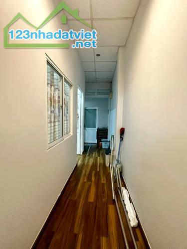 NHÀ QUẬN 3 HẺM XE HƠI CMT8, DT 65M2 NGANG 4.3M, 4PN CHỈ NHỈNH 10 TỶ - 1