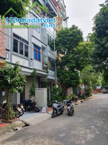 Bán nhà Lê Đức Thọ, cạnh tòa nhà Sun Square 2 ô tô tránh 56m² x 5T giá 12 tỷ 68.