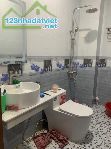 Hương Lộ 2 Bình Trị Đông Bình Tân 92m2 3 tầng 4PN 5WC giá ngộp 5,7 tỷ - 3