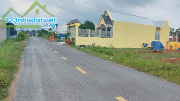 Bán đất mặt tiền nhựa 11x93m (1.020m2) xã Hòa Khánh Nam, Đức Hòa, Long An giá 5.9 tỷ - 2
