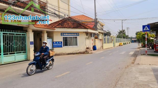 Bán đất mặt tiền nhựa 11x93m (1.020m2) xã Hòa Khánh Nam, Đức Hòa, Long An giá 5.9 tỷ