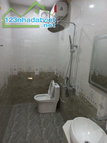 Nhà đẹp ngõ rộng, hàng xóm Royalcity, 30m 5T mt3.7 chỉ 4,35 tỷ