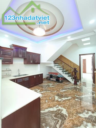 Bán Nhà, Lê Đức Thọ, 58.5 m2, 4 tầng, giá hơn 6 tỷ - 1