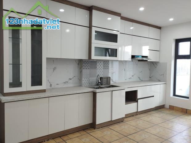 Nhà Đẹp Minh Khai - Hai Bà Trưng 40m2 7 Tầng Mặt Tiền 4m Nhỉnh 7 Tỷ - 1