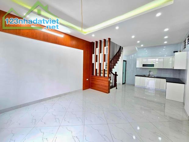 Bán nhà Xuân Phương 35M 5 Tầng,nội thất đẹp, gần đường lớn - 2