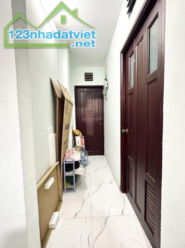 Bán nhà HXH Ung Văn Khiêm 5 tầng BTCT đang cho thuê dòng tiền 30 triệu/tháng Lh 0352532539