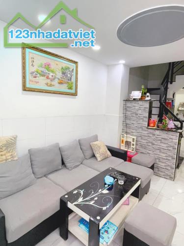 Kẹt tiền bán gấp đường số 2, Bình An, quận 2. Giá 2,29 tỷ/48m2, HXH rộng. - 2