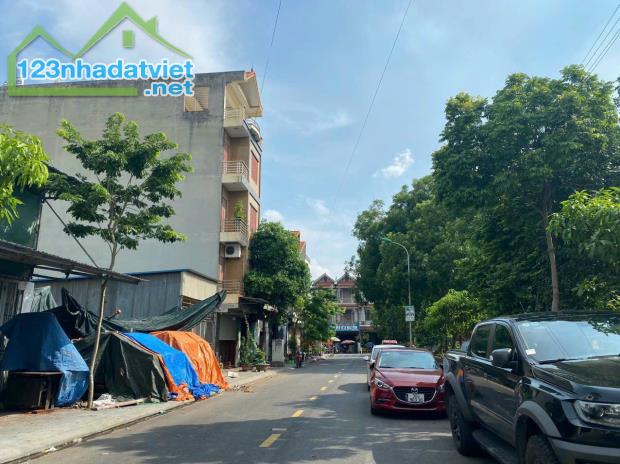 🌟🌟🌟HOA HẬU CẦN TÌM ĐẠI GIA 🌟🌟🌟
🏤 Diện tích : 90m, Mặt tiền : 5m
💲💲💲 Giá bán - 2