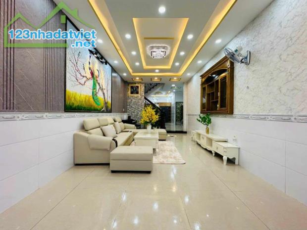 Bán nhà hẻm 5m Nguyễn Duy Cung 98m2 – Giá 8,28 Tỷ - 1