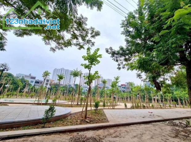 Bán đất đấu giá Kiến Hưng, Hà Đông view công viên 63m2, MT5.5m, ô tô kinh doanh 12 tỷ