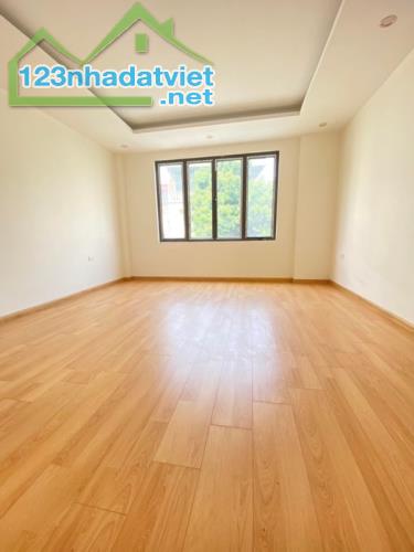 10 Tỷ, 54m2x5T, Bán nhà riêng ngõ 102 Trần Phú Phân Lô Ô Tô Kinh Doanh Thang Máy - 2