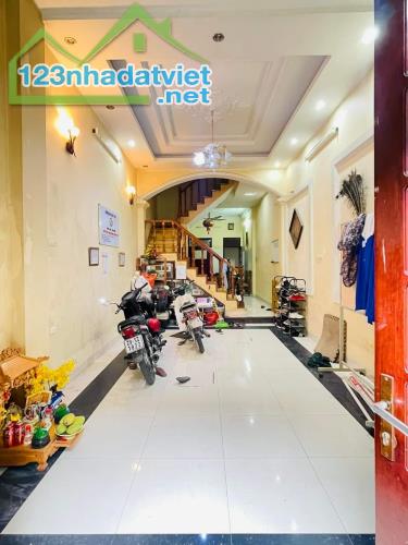 Bán nhà phố Hoàng Quốc Việt phân lô ô tô vip 2 thoáng đẳng cấp an sinh - 1