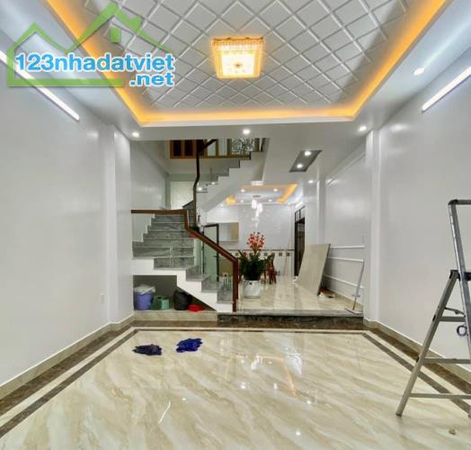 Giá Tốt. Bán Nhà Cổ Linh, Long Biên 40m2, 4T giá 4,25 tỷ