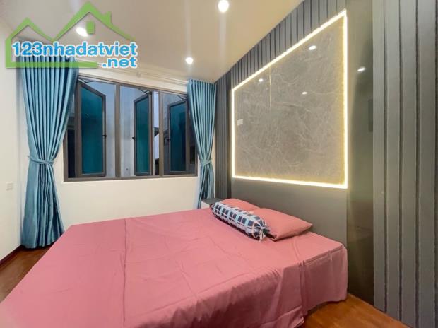 2,08 TỶ - 4 TẦNG - SỔ ĐỎ RIÊNG - Ô TÔ TẬN CỬA - CÁCH MẶT PHỐ 10M - TRUNG TÂM HAI BÀ TRƯNG - 4