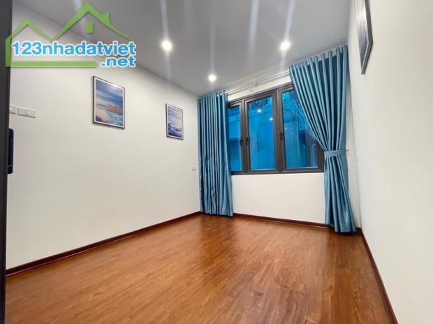 2,08 TỶ - 4 TẦNG - SỔ ĐỎ RIÊNG - Ô TÔ TẬN CỬA - CÁCH MẶT PHỐ 10M - TRUNG TÂM HAI BÀ TRƯNG - 1
