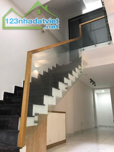 NHÀ SÁT HẺM XE HƠI THÔNG THÍCH QUẢNG ĐỨC 45M2, 4 TẦNG, 4PN CHỈ NHỈNH 5 TỶ. LH 0905699000 - 2