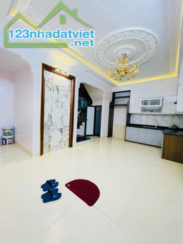 Nhà Đẹp Vương Thừa Vũ - Thanh Xuân 40m2 6 Tầng Mặt Tiền 5m Nhỉnh 7 Tỷ - 4