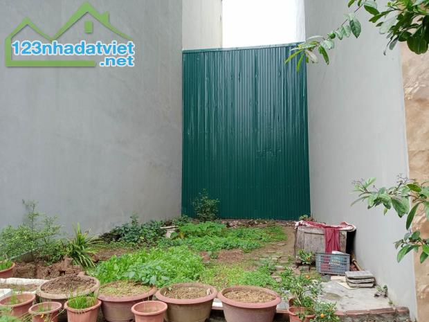 Bán đất dịch vụ La Khê, Hà Đông, 50m2, ô tô tránh kinh doanh, giá rẻ nhất khu chỉ 10.2 tỷ