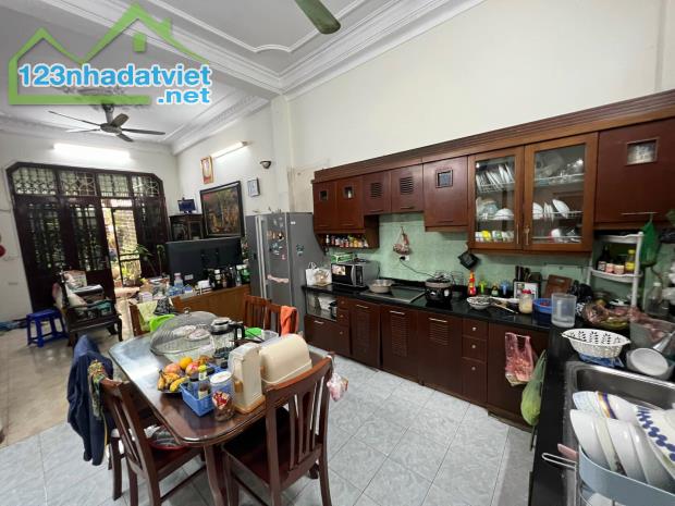 NHÀ PHÂN LÔ 2 THOÁNG 17 TỶ 80m 5 TẦNG MT 6m Ô TÔ TRÁNH KINH DOANH TRẦN QUỐC HOÀN CẦU GIẤY - 4