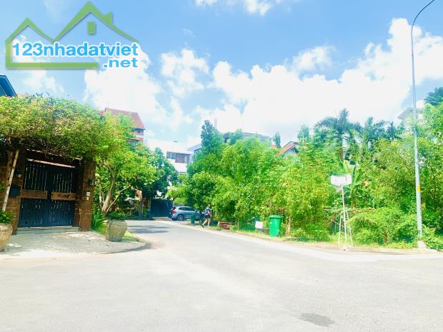 Bán Đất Biệt Thự Khu Compound Eden 118 Nguyễn Văn Hưởng,P Thảo Điền,Q2 DT:208m2(10mX21m)