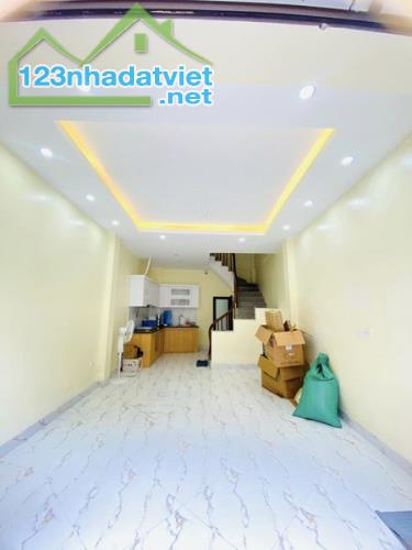 Bán nhà Lạc Long Quân ngõ thông kinh doanh 5 tầng đẹp 3.5 tỷ - 3