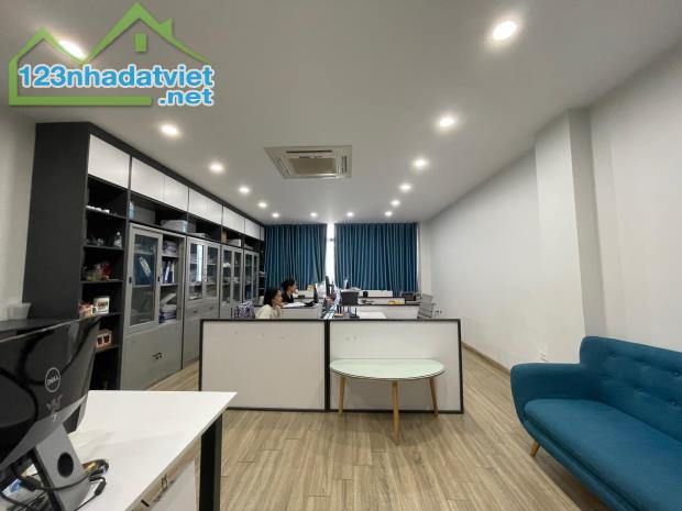 Bán Tòa nhà Mặt phố Quán Thánh, 55m, 6 tầng Thang máy, LÔ GÓC, Chỉ 31.5 tỷ. 0962111338